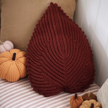 How to Crochet an Autumn Leaf Cushion