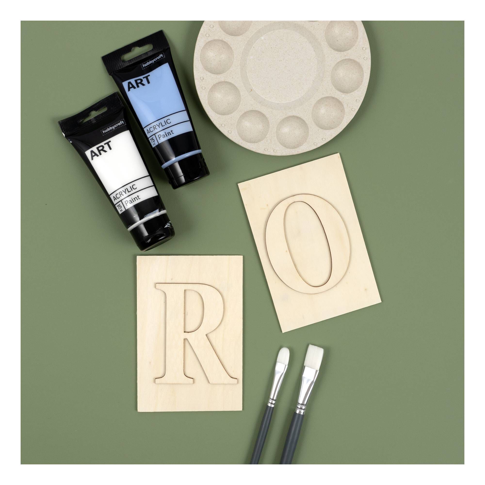 Wooden Letter R Plaque 10cm x 15cm | Hobbycraft