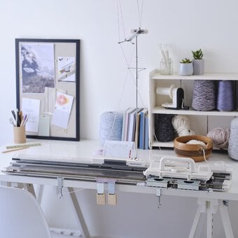 How to Use a Knitting Machine