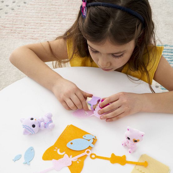 Fuzzikins Cozy Cats image number 7