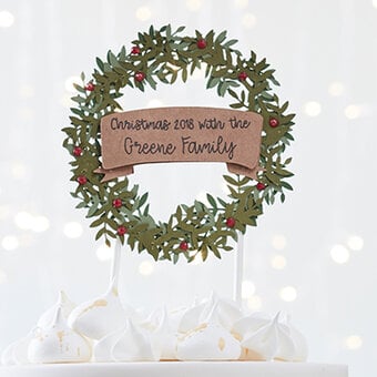 Cricut: How to Make a Personalised Wreath Cake Topper