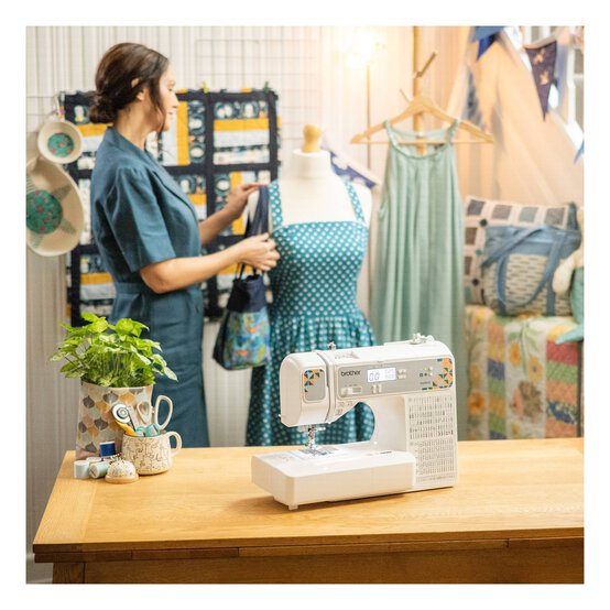 Brother FS200CE Sewing and Quilting Machine image number 2