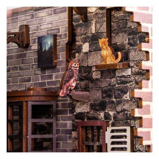 Harry Potter Diagon Alley Book Nook image number 6