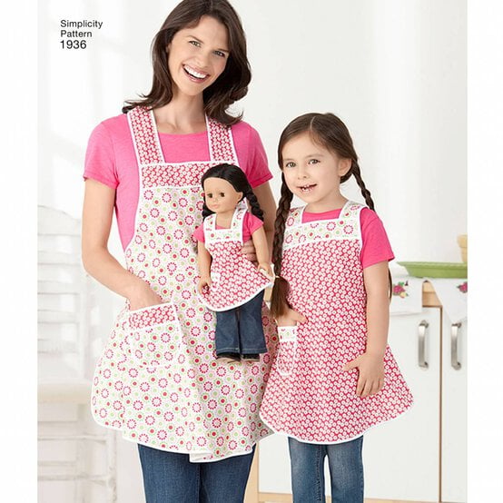 Simplicity Apron and Stocking Sewing Pattern 1936 image number 4