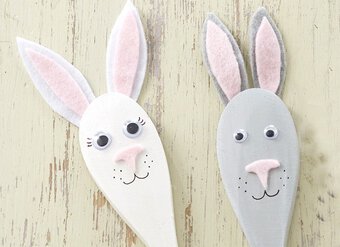 How to Make Easter Bunny Spoon Puppets
