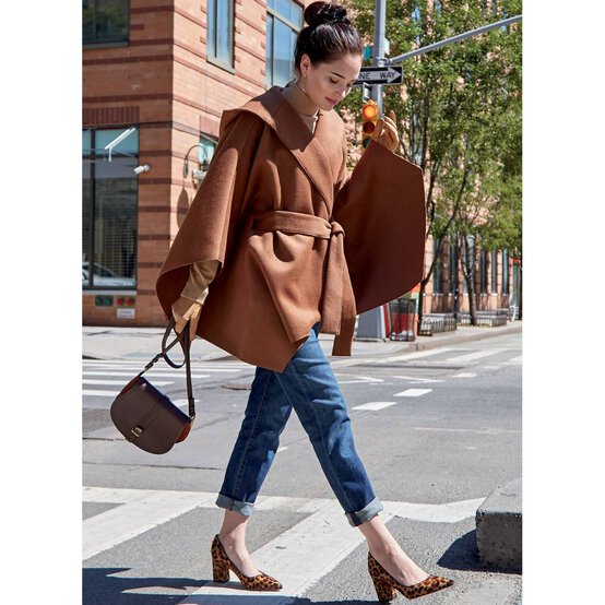 McCall’s Women’s Capes and Belt Sewing Pattern M8029 (L-XL) image number 6