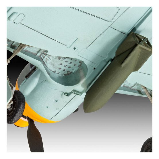 Revell Focke Wulf Fw190 F-8 Model Kit 1:72 image number 4