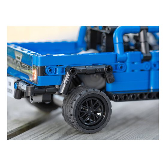 CaDA Smash Off-Roader Pickup Truck 390 Pieces image number 4