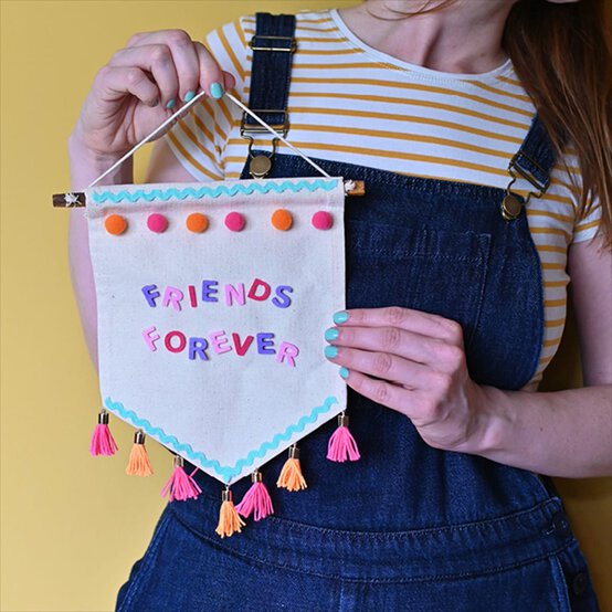 How to Make a Friendship Banner image number 1