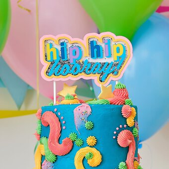 Cricut: How to Make a Shaker Cake Topper