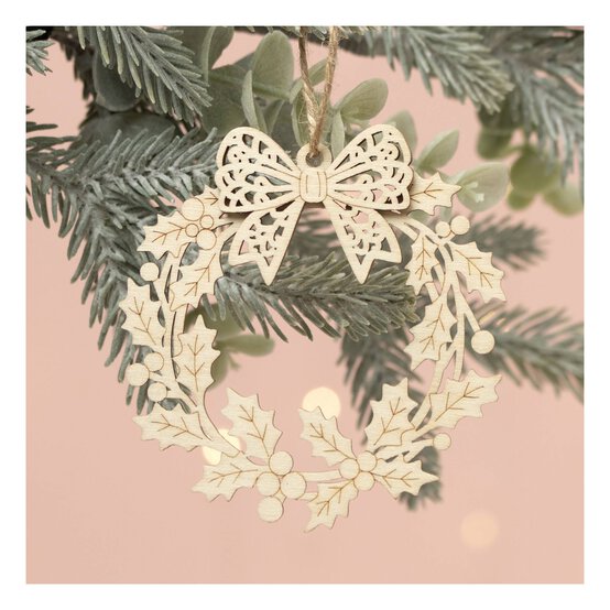 Hanging Wooden Wreath Decoration 10cm image number 1