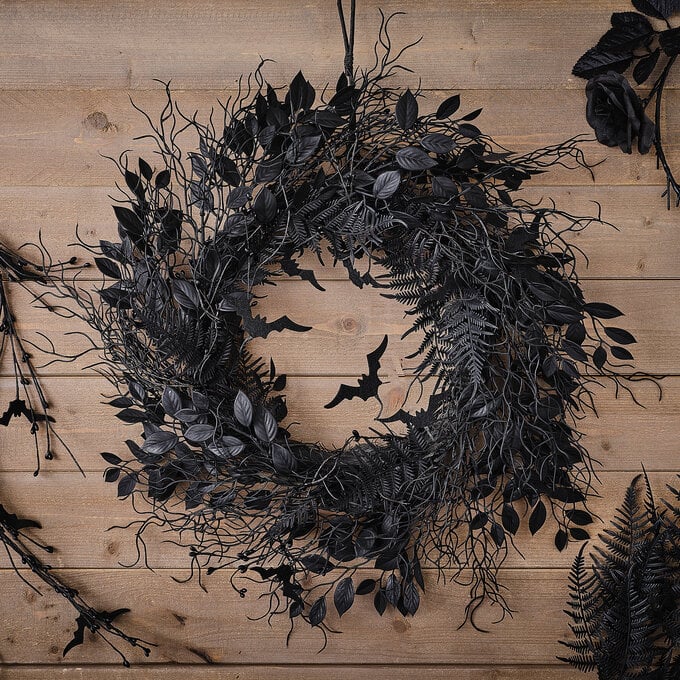 How to Make a Halloween Wreath image number 1