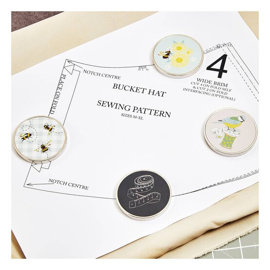 Sew Easy Bee Fabric Weights 4 Pack image number 2