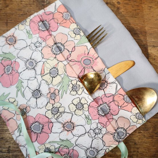 How to Sew a Cutlery Wrap image number 1