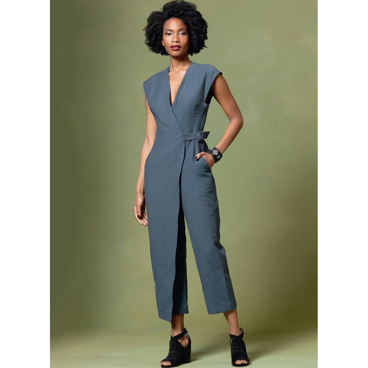 Vogue Women’s Jumpsuit Sewing Pattern V1645 (XSM) Hobbycraft