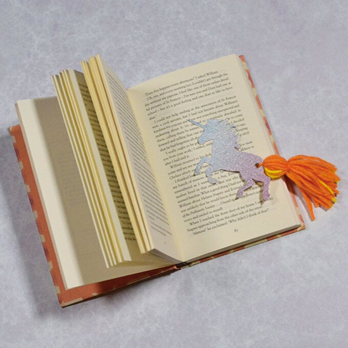 How to Make a Unicorn Bookmark image number 1
