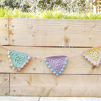 How to Crochet Spring Bunting