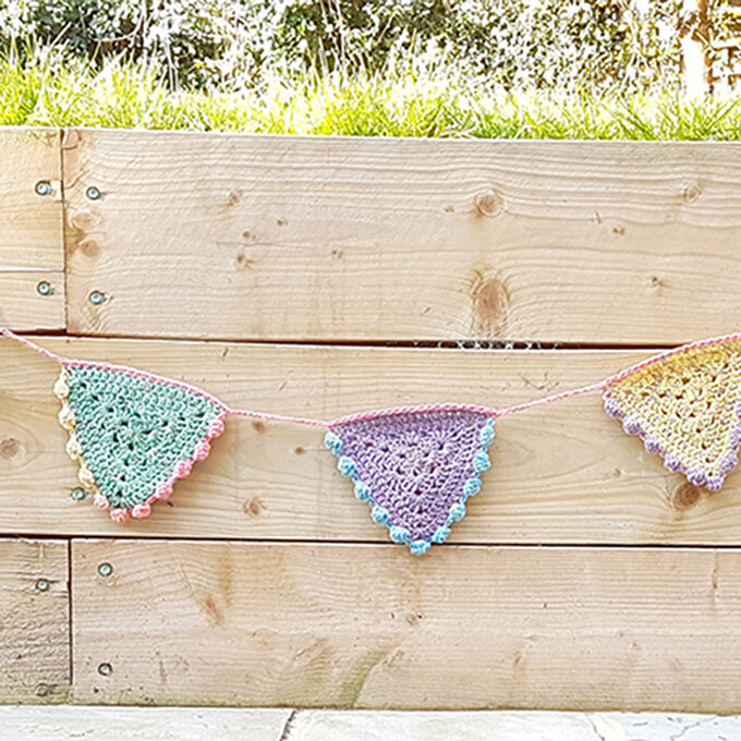 How to Crochet Spring Bunting image number 1