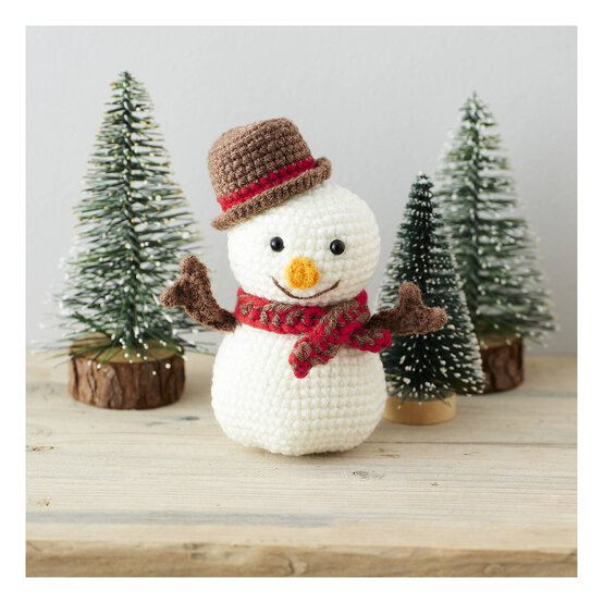Make Your Own Crochet Snowman Kit image number 1
