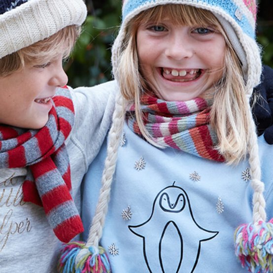 Cricut: How to Make an Iron-on Vinyl Christmas Jumper image number 1