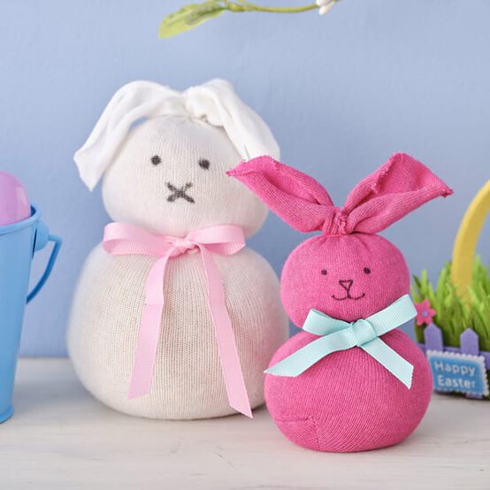 How to Make a No-Sew Sock Bunny image number 1