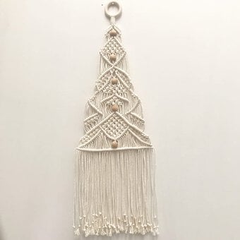 How to Macram&eacute; Christmas Tree Wall Hangings