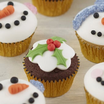 How to Make Christmas Pudding Cupcakes