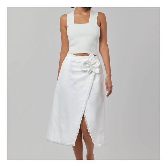 Simplicity Women’s Wrap Skirts Sewing Pattern S3104 (18-26) image number 2