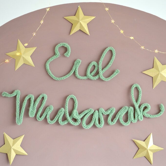 How to Make a Knitted Eid Mubarak Sign image number 1