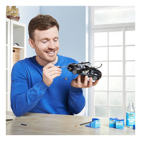 Revell BMW i8 Model Kit 1:24 image number 3