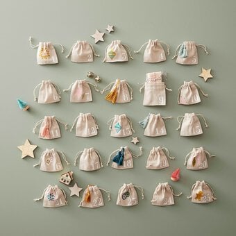 Cricut: How to Make an Iron-On Vinyl Advent Calendar