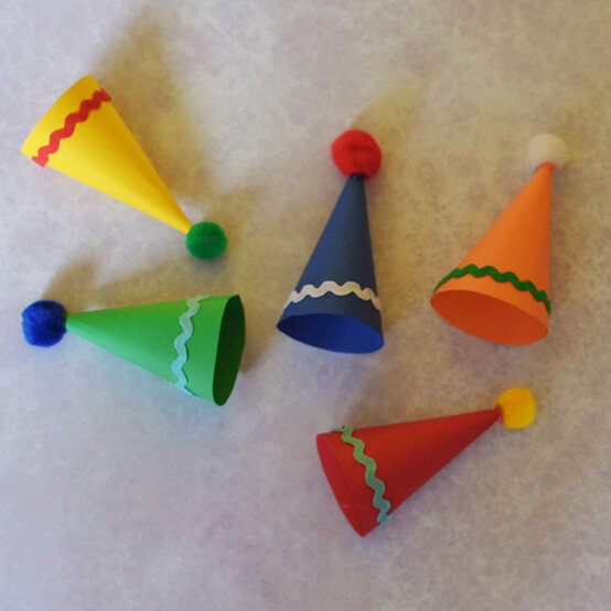 How to Make Fiesta Party Hats image number 1