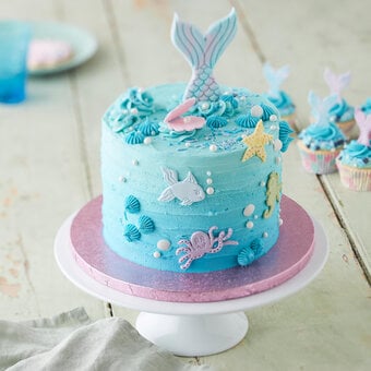 How to Decorate a Mermaid Cake