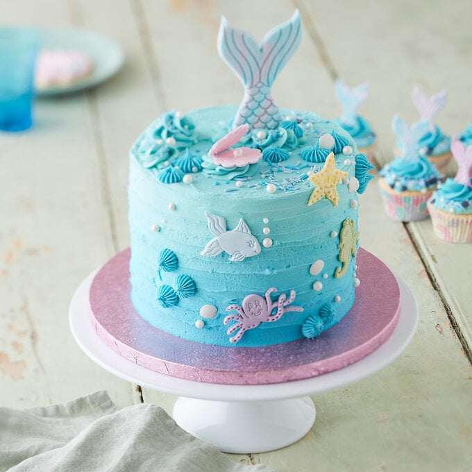 How to Decorate a Mermaid Cake image number 1