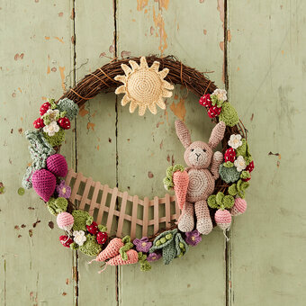 How to Crochet a Spring Wreath