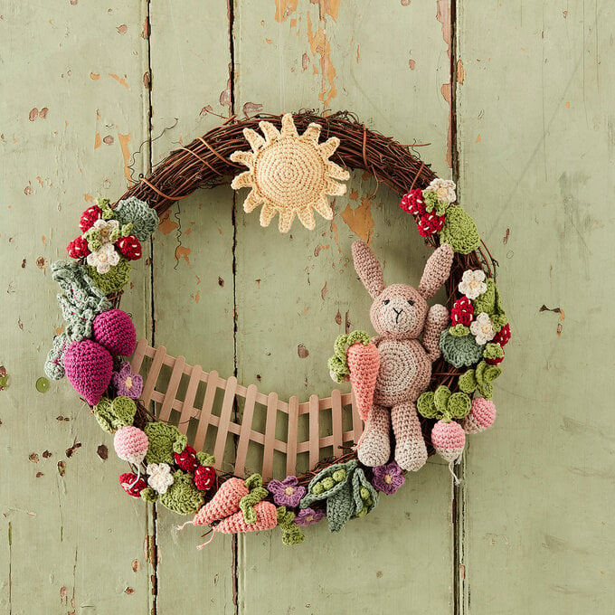 How to Crochet a Spring Wreath image number 1