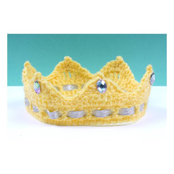 FREE PATTERN Crochet a Baby Crown Pattern image number 1