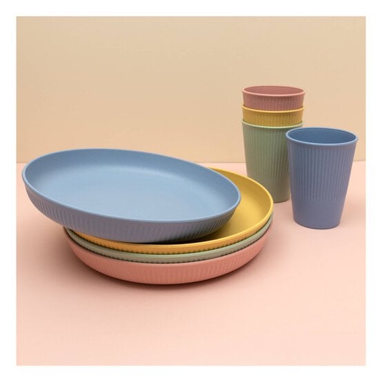 Create & Celebrate Reusable Plates 4 Pack image number 3