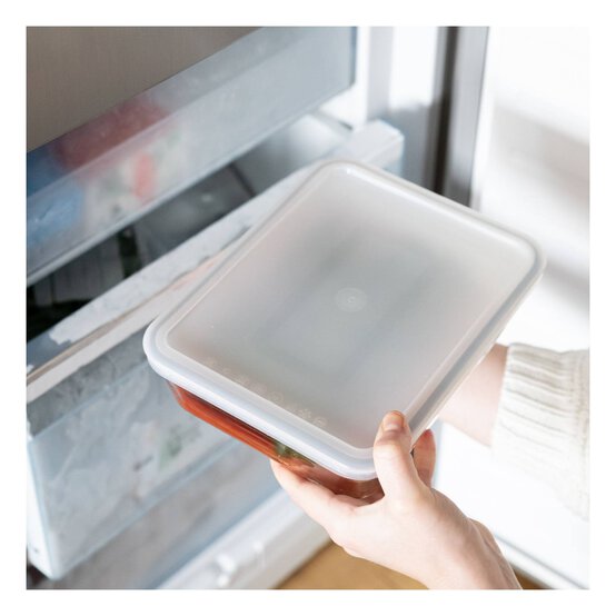 Pyrex Cook & Freez Glass Rectangular Dish with Lid 2.6 Litres image number 2