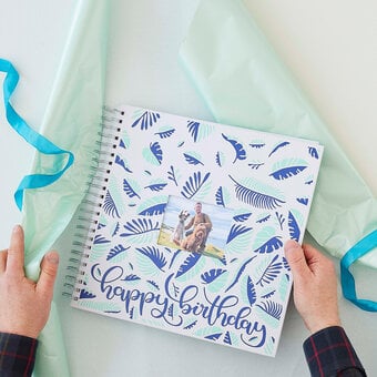 Cricut: How to Personalise a Scrapbook with Adhesive Vinyl