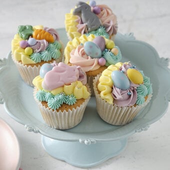 How to Decorate Pastel Easter Cupcakes