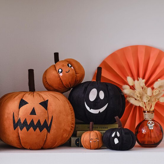 Cricut: How to Personalise Plush Pumpkins image number 1