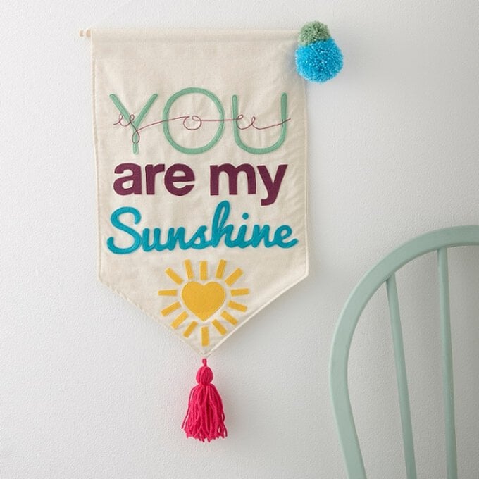 How to Make an Alternative Valentines Day Wall Hanging image number 1