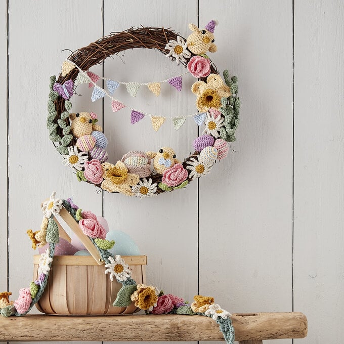 How to Crochet an Easter Wreath and Garland image number 1