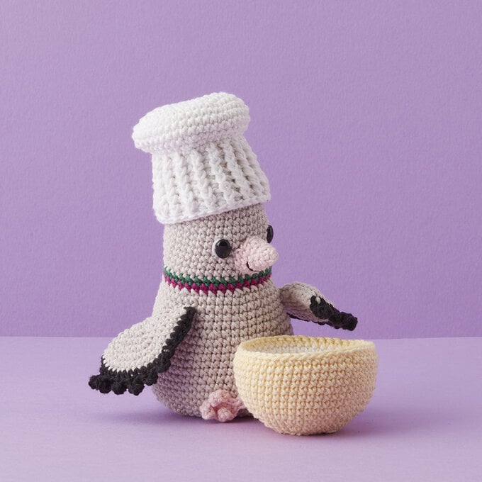 How to Crochet an Amigurumi Pigeon image number 1