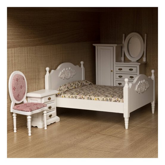 Doll&rsquo;s House Bedroom Set 4 Pieces image number 2
