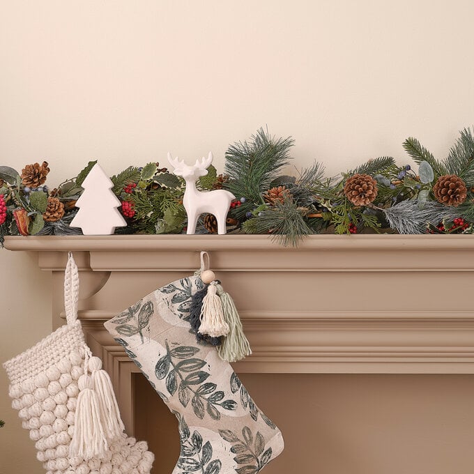 How to Make a Rustic Christmas Garland image number 1