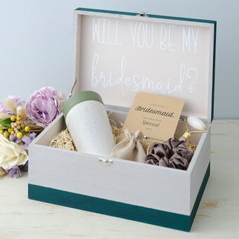 How to Make a Bridesmaid Memory Box