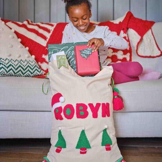How to Make a Punch Needle Christmas Present Sack image number 1