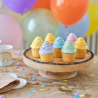 How to Make Colourful Cupcakes